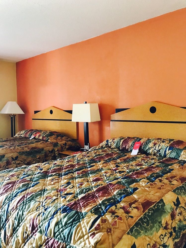 Milan Inn & Suites Luaran gambar