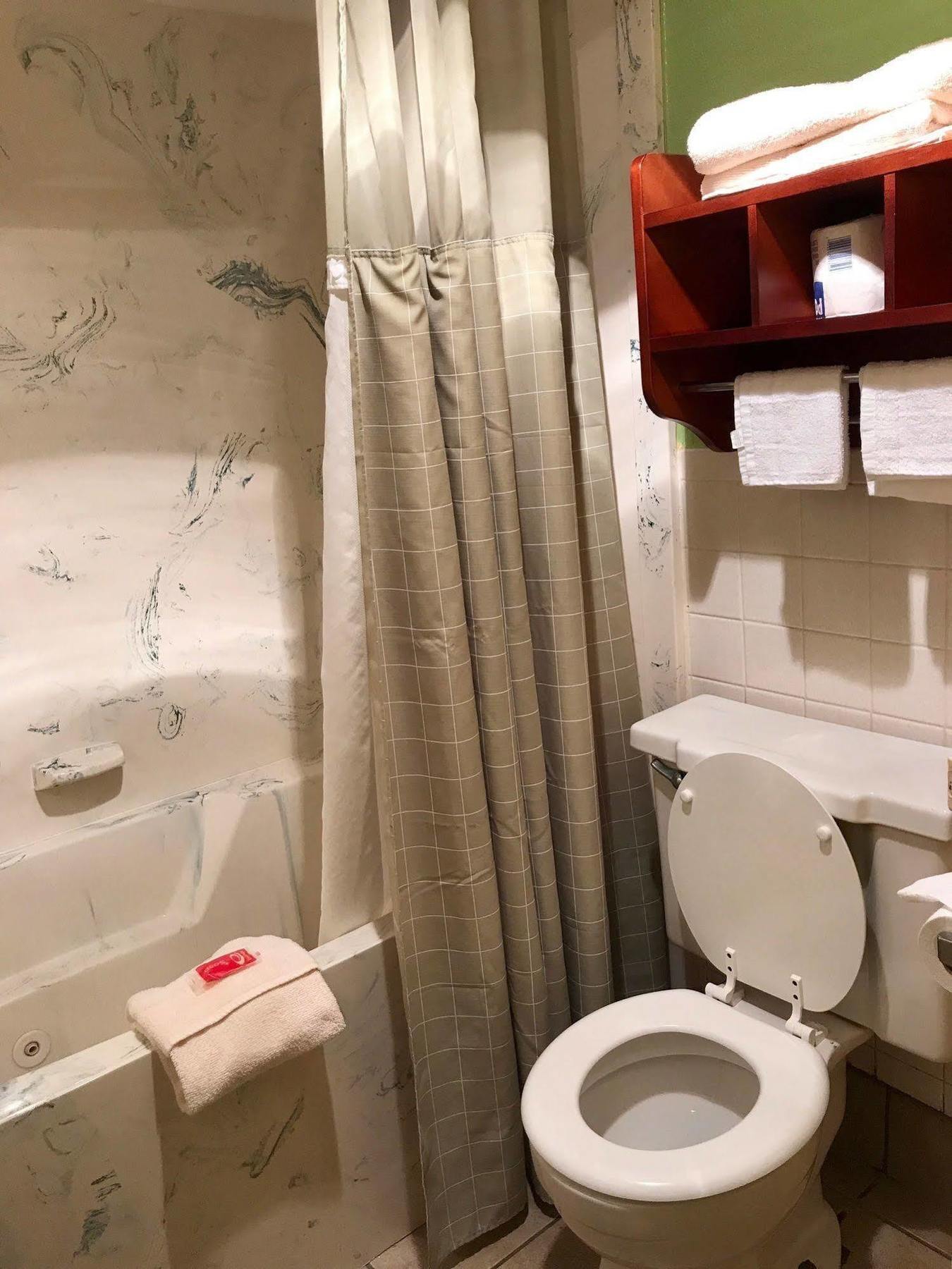 Milan Inn & Suites Luaran gambar