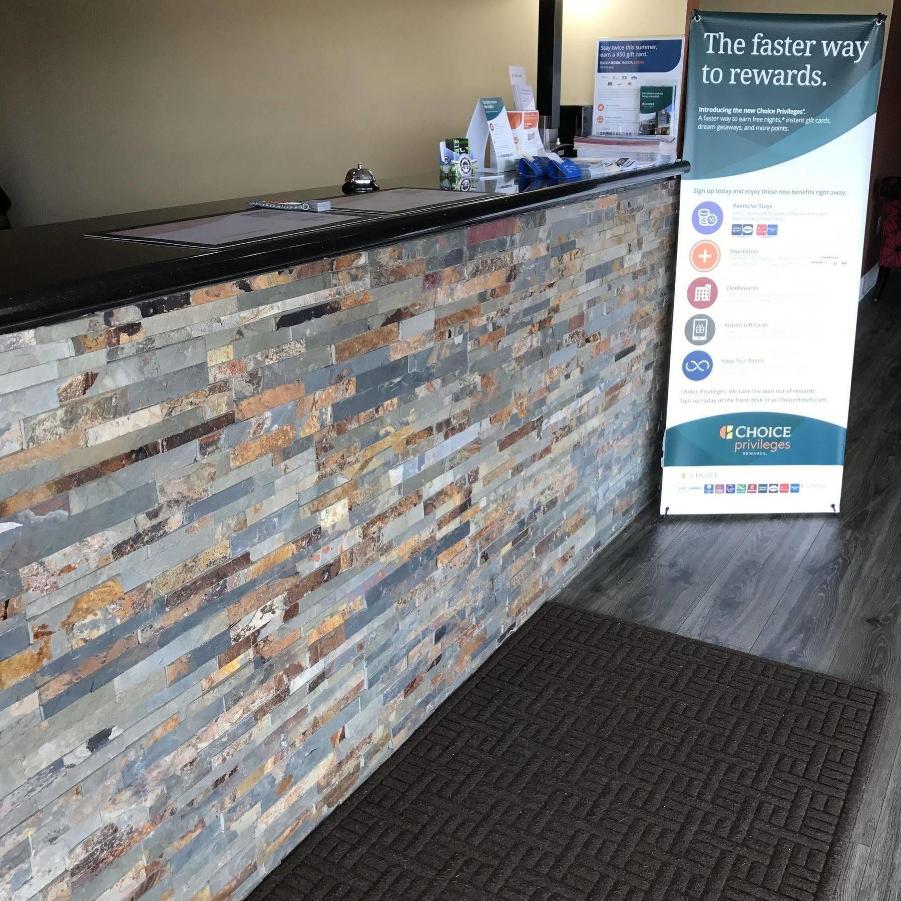 Milan Inn & Suites Luaran gambar