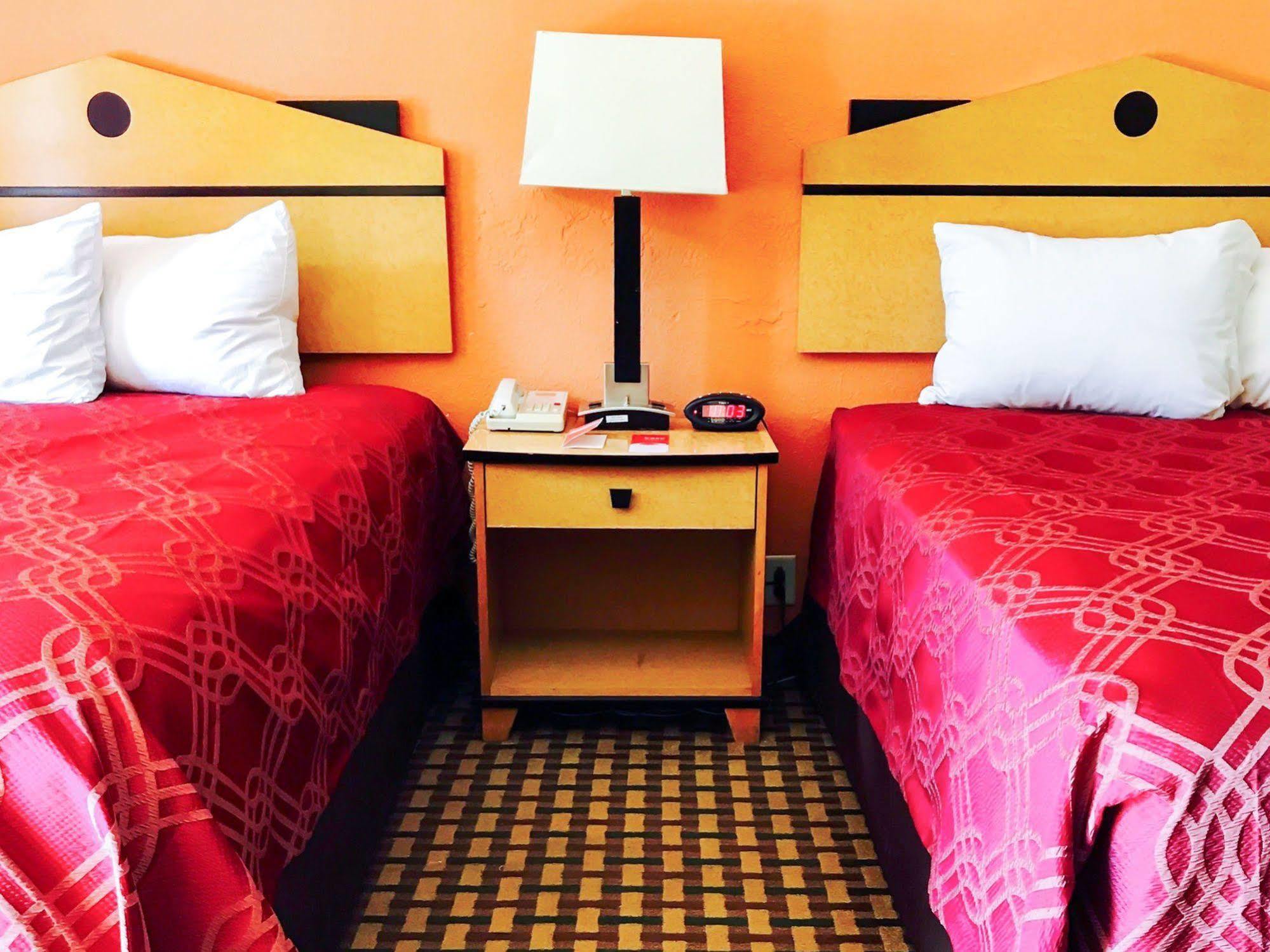 Milan Inn & Suites Luaran gambar